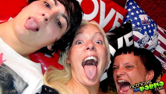 Trio lesbico