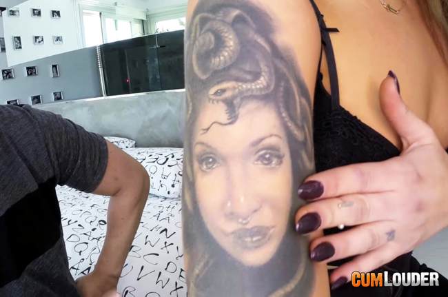 Apolonia Lapiedra y Medusa